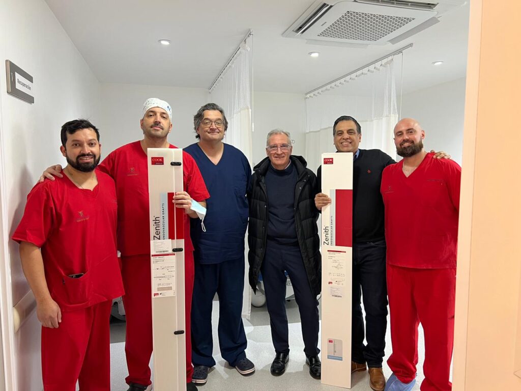 Clínica de Cuyo - Clínica de Cuyo realizó con éxito un tratamiento de aneurisma de aorta abdominal complejo mediante endoprótesis ramificada